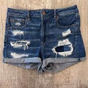 American Eagle Super Stretch high-rise shorts that will look great on anyone!